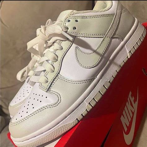 sage green dunks